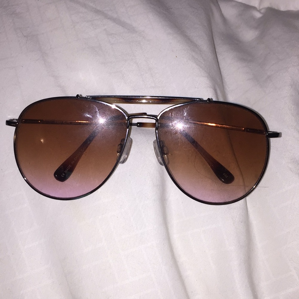 Brown vintage looking aviators